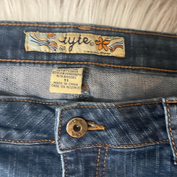 Tyte Y2K Slim fit jeans - Picture 3 of 3